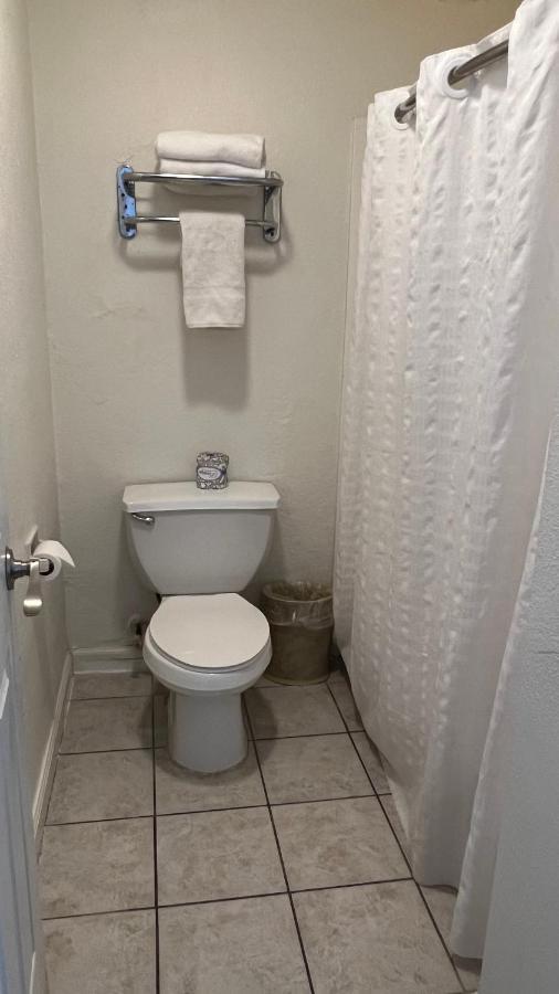 Americas Best Value Inn Hanford Zewnętrze zdjęcie