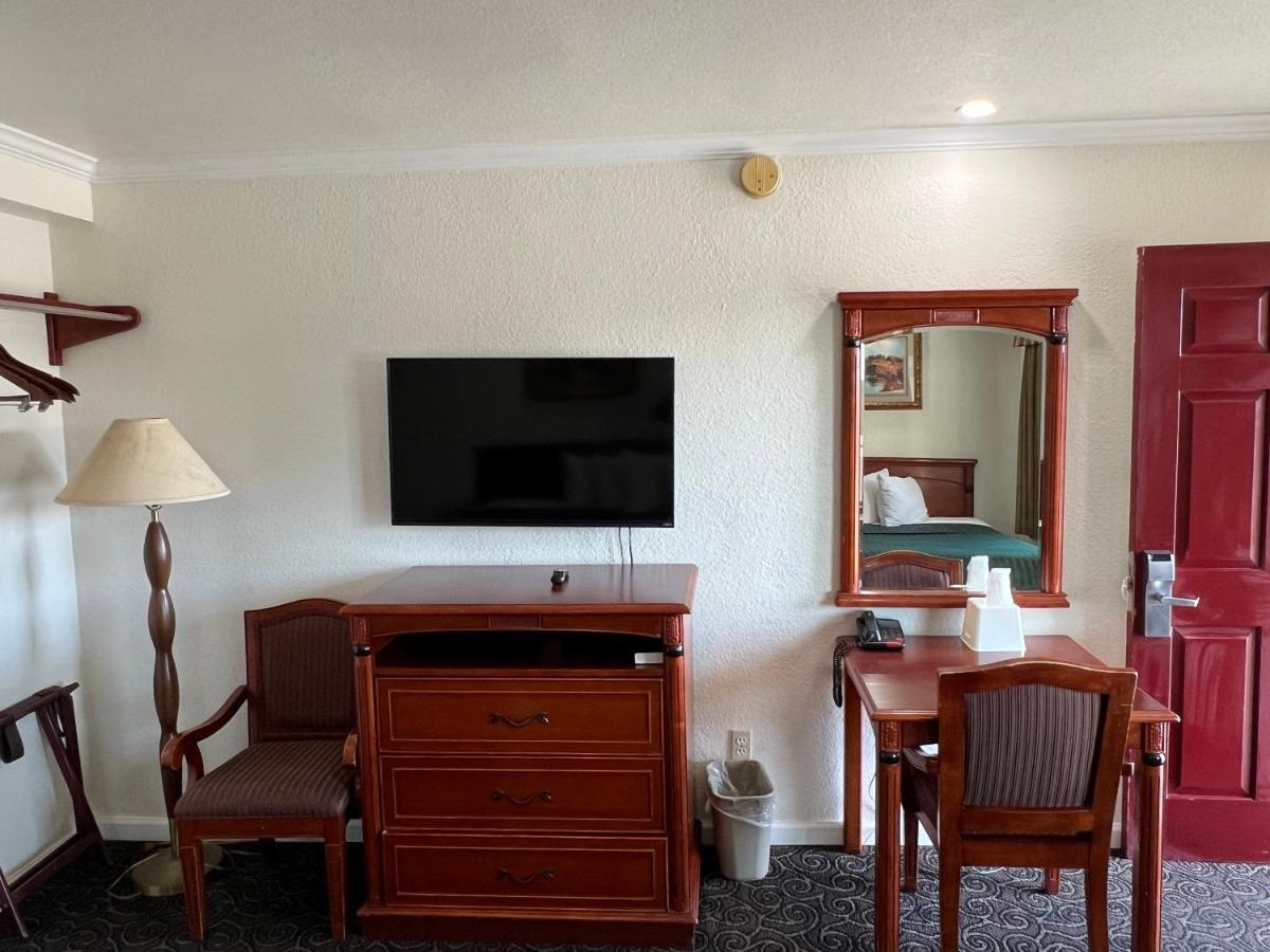 Americas Best Value Inn Hanford Zewnętrze zdjęcie